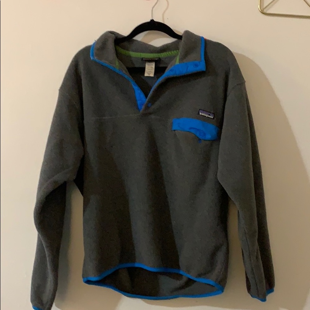 Barely worn Patagonia pullover (gray & blue)